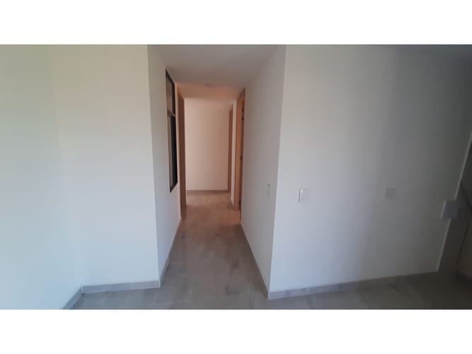 Apartamento de 3 alcobas en venta en El Llanito, Girón, 62 m² · foto 2 de 19