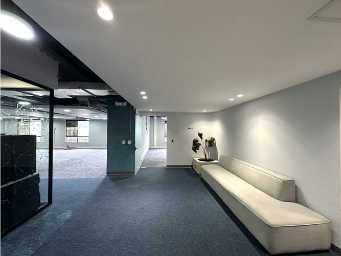 Oficina en venta en Milla De Oro, Medellín, 431 m² · foto 6 de 15