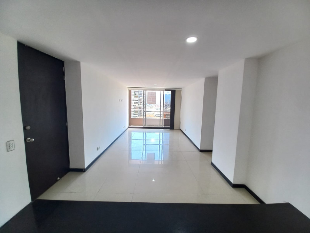 Apartamento en arriendo en Ciudad Del Río, Medellín · foto 8 de 19