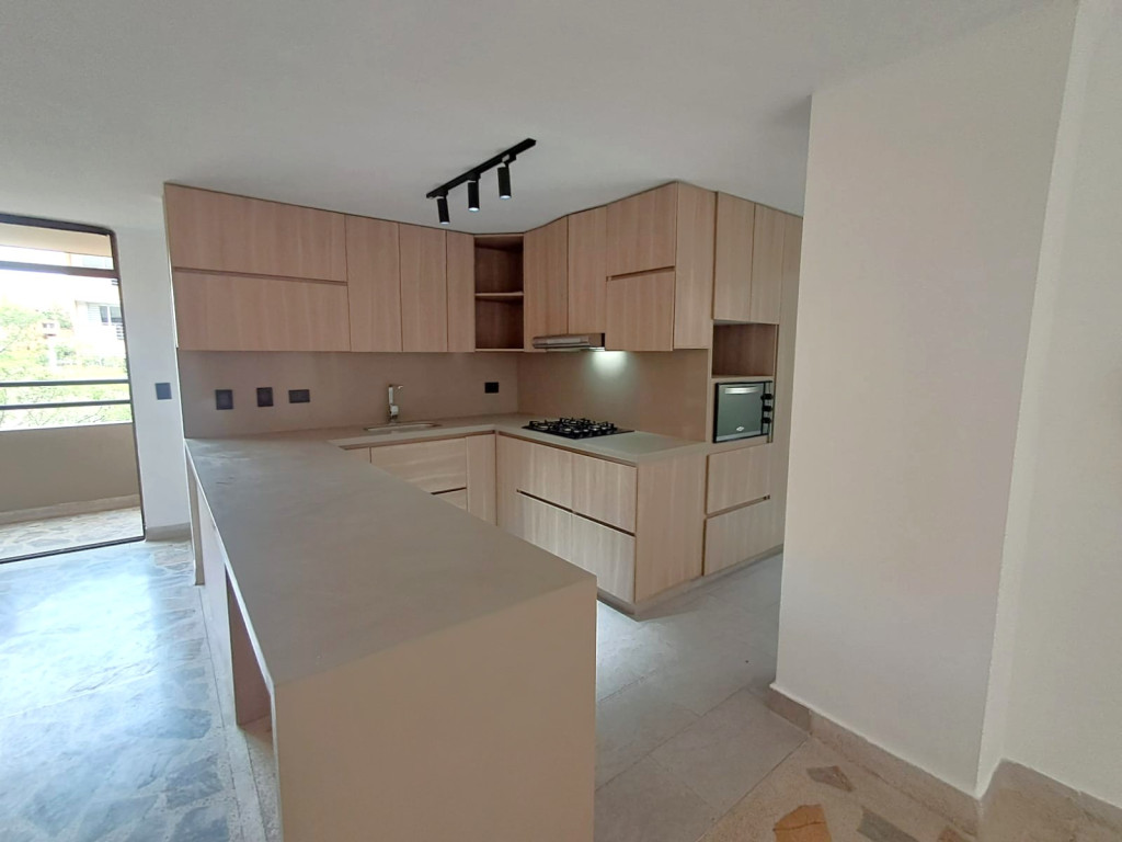 Apartamento en arriendo en Laureles, Medellín · foto 3 de 20