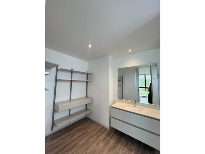 Apartaestudio en arriendo en El Poblado, Medellín, 76 m² · foto 8 de 8