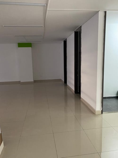 Local en arriendo en Sector Lago Uribe, Pereira, 400 m² · foto 5 de 9