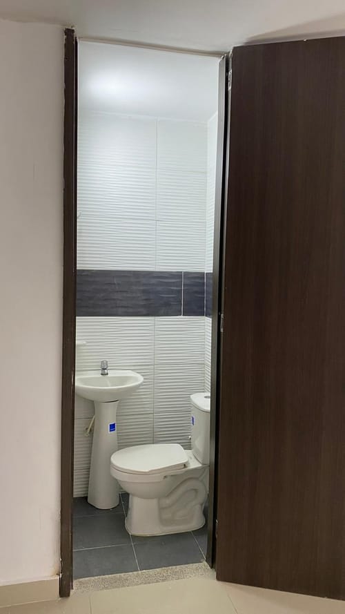 Local en arriendo en Sector Lago Uribe, Pereira, 400 m² · foto 8 de 9