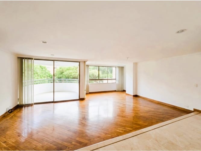 Apartamento de 4 alcobas en arriendo en El Poblado, Medellín, 210 m² · foto 2 de 20