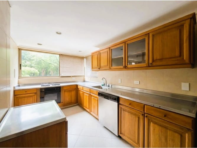 Apartamento de 4 alcobas en arriendo en El Poblado, Medellín, 210 m² · foto 4 de 20