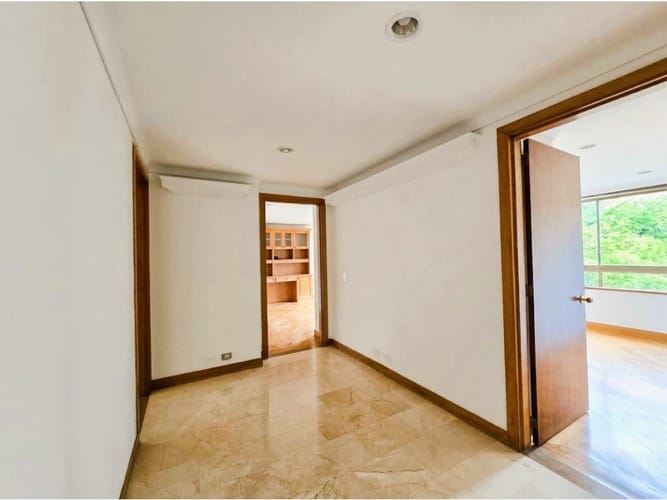 Apartamento de 4 alcobas en arriendo en El Poblado, Medellín, 210 m² · foto 9 de 20