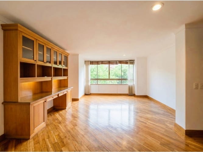 Apartamento de 4 alcobas en arriendo en El Poblado, Medellín, 210 m² · foto 10 de 20