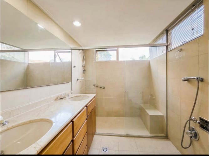 Apartamento de 4 alcobas en arriendo en El Poblado, Medellín, 210 m² · foto 12 de 20