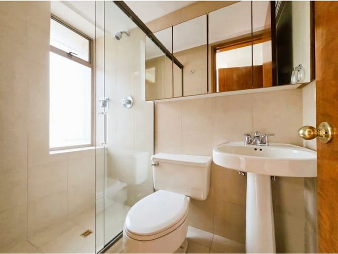 Apartamento de 4 alcobas en arriendo en El Poblado, Medellín, 210 m² · foto 15 de 20