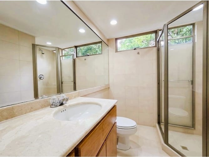 Apartamento de 4 alcobas en arriendo en El Poblado, Medellín, 210 m² · foto 20 de 20