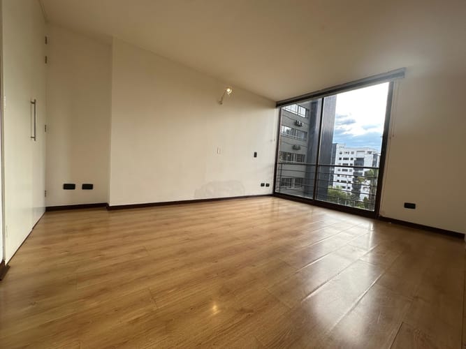 Apartaestudio en arriendo en Los Naranjos, Medellín, 70 m² · foto 8 de 16