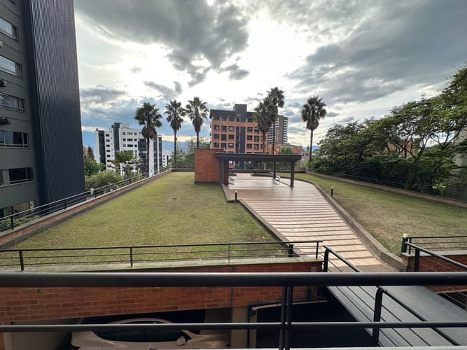 Apartaestudio en arriendo en Los Naranjos, Medellín, 70 m² · foto 11 de 16