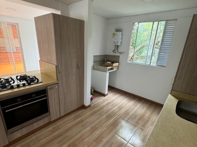 Apartamento de 4 alcobas en venta en Loma Del Escobero, Envigado, 133 m² · foto 6 de 6