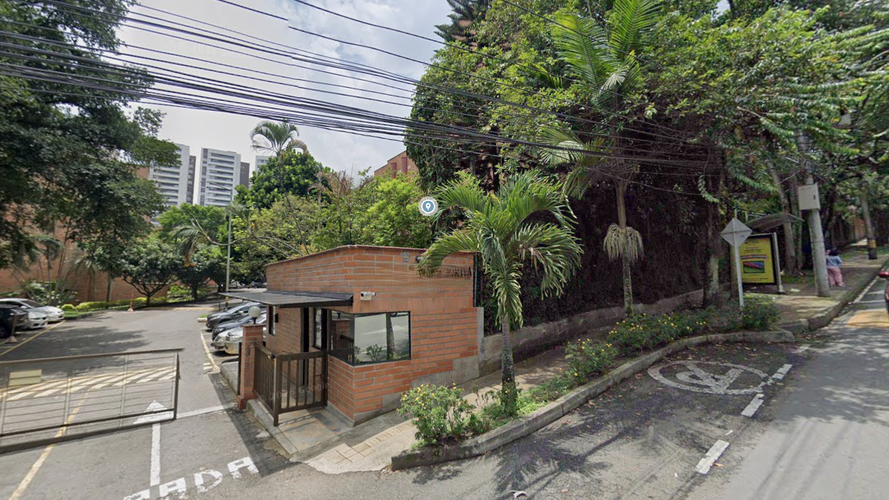 Apartamento de 4 alcobas en venta en Loma Del Escobero, Envigado, 133 m² · foto 2 de 6