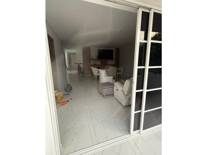 Casa de 5 alcobas en venta en Los Colores, Medellín, 371 m² · foto 2 de 24