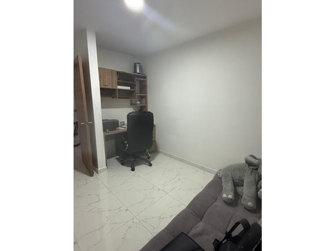Casa de 5 alcobas en venta en Los Colores, Medellín, 371 m² · foto 3 de 24