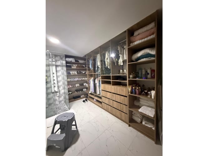 Casa de 5 alcobas en venta en Los Colores, Medellín, 371 m² · foto 6 de 24