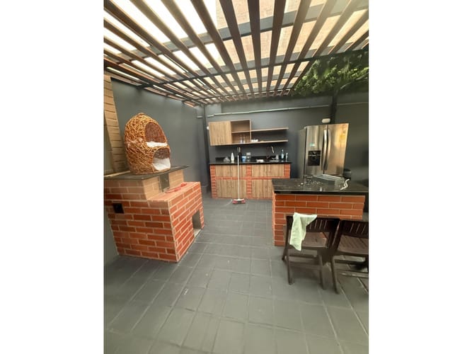 Casa de 5 alcobas en venta en Los Colores, Medellín, 371 m² · foto 10 de 24