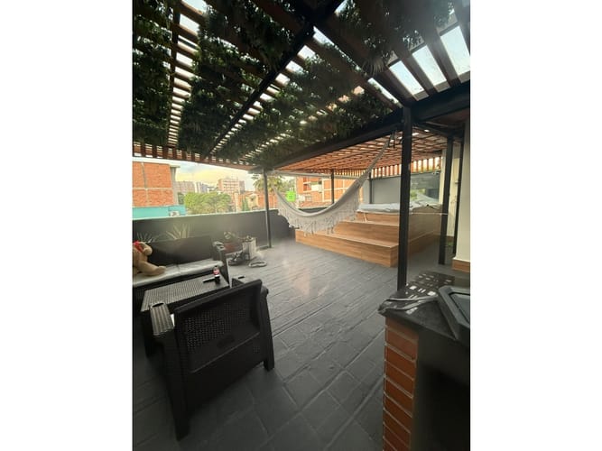 Casa de 5 alcobas en venta en Los Colores, Medellín, 371 m² · foto 14 de 24