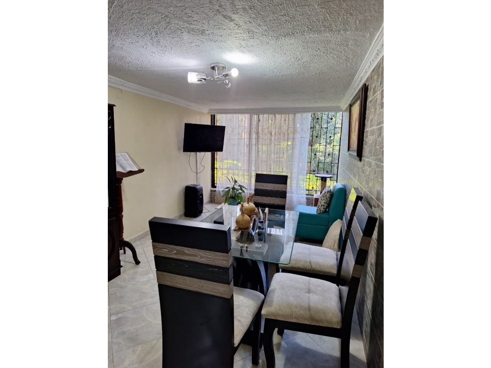 Apartamento en venta en La Milagrosa, Medellín · foto 3 de 17