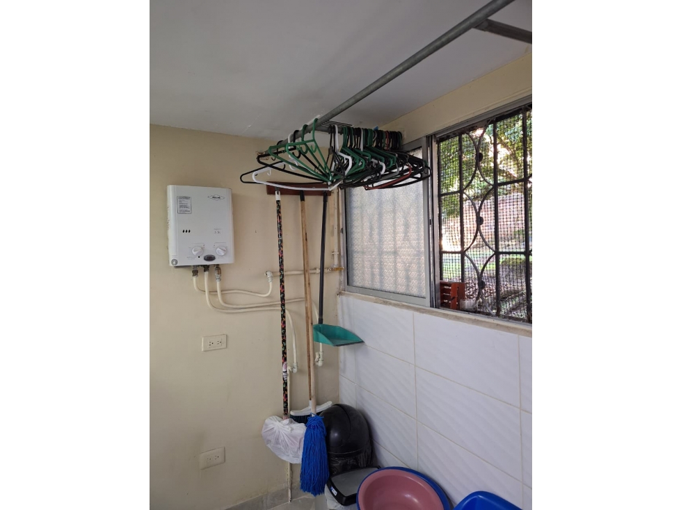 Apartamento en venta en La Milagrosa, Medellín · foto 5 de 17