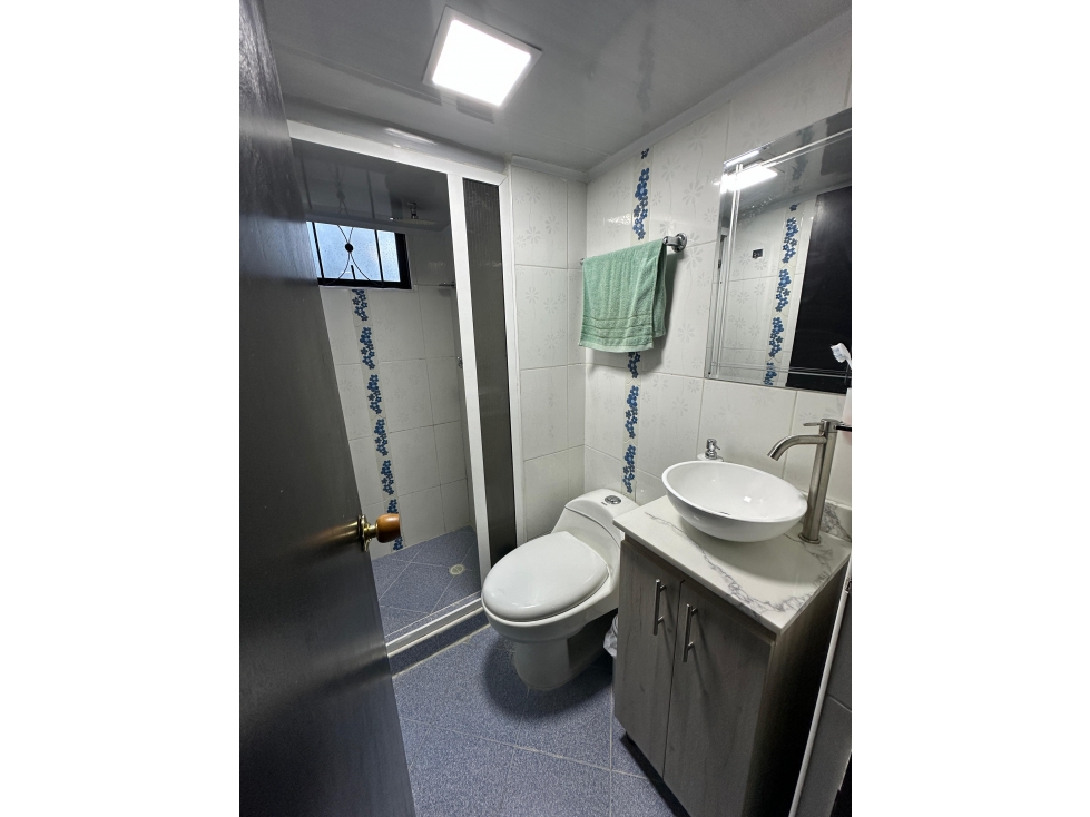 Apartamento en venta en La Milagrosa, Medellín · foto 12 de 17