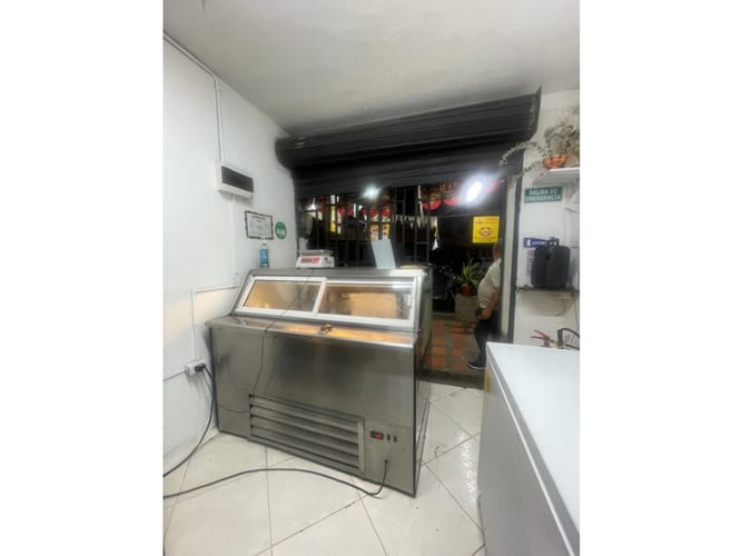 Local en venta en Andalucia, Bello, 75 m² · foto 12 de 13