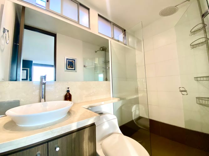 Apartamento de 2 alcobas en venta en El Poblado, Medellín, 92 m² · foto 10 de 15