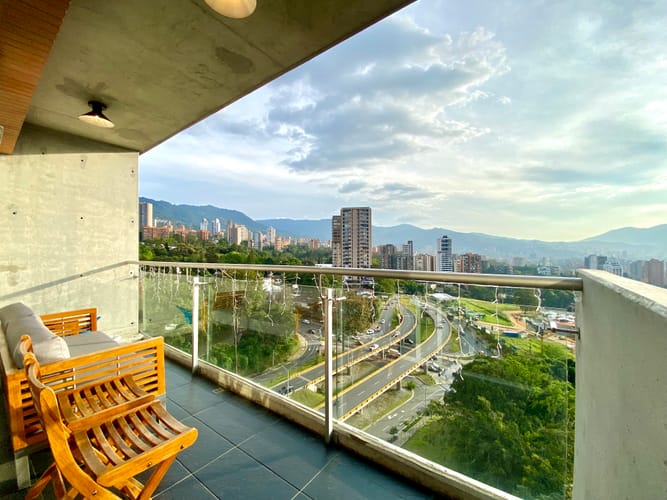 Apartamento de 2 alcobas en venta en El Poblado, Medellín, 92 m² · foto 13 de 15