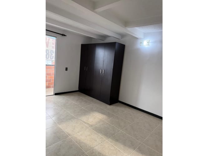 Apartamento de 3 alcobas en venta en Los Colores, Medellín, 83 m² · foto 8 de 18