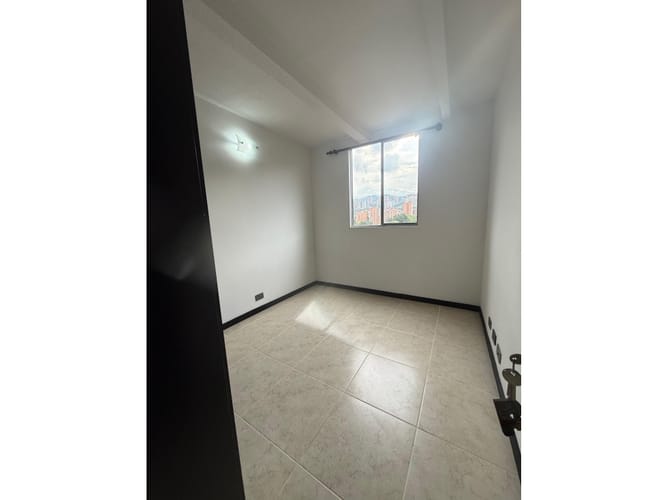 Apartamento de 3 alcobas en venta en Los Colores, Medellín, 83 m² · foto 12 de 18