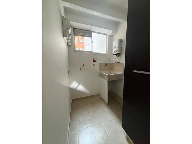 Apartamento de 3 alcobas en venta en Los Colores, Medellín, 83 m² · foto 15 de 18