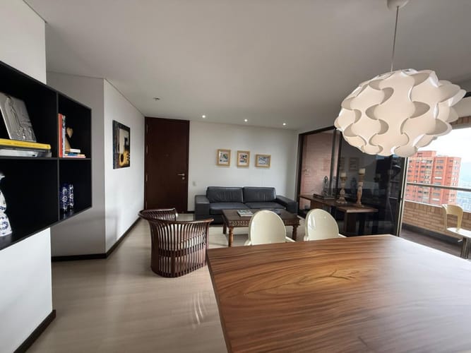 Apartamento de 2 alcobas en arriendo en El Tesoro, Medellín, 105 m² · foto 3 de 21