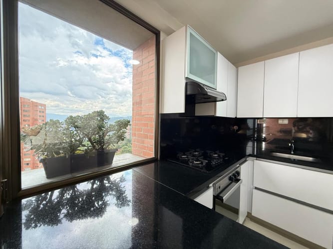 Apartamento de 2 alcobas en arriendo en El Tesoro, Medellín, 105 m² · foto 6 de 21
