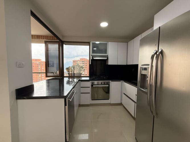 Apartamento de 2 alcobas en arriendo en El Tesoro, Medellín, 105 m² · foto 8 de 21