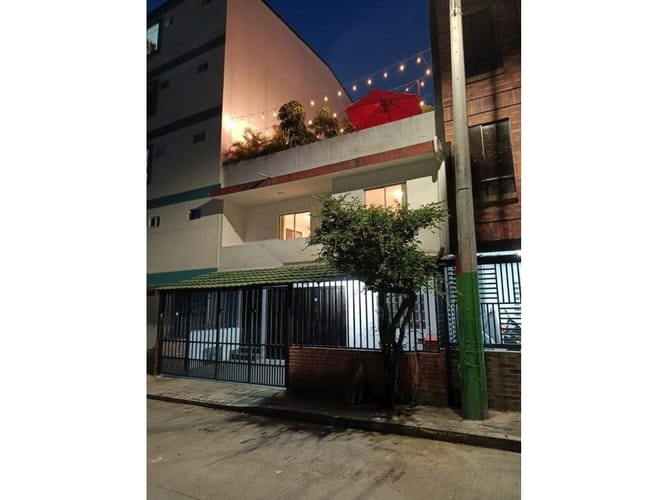 Casa de 10 alcobas en venta en Villabel, Floridablanca, 150 m² · foto 1 de 20