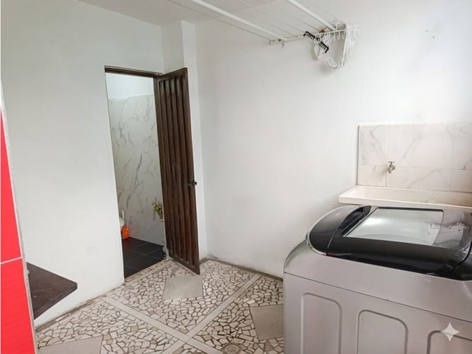 Casa de 10 alcobas en venta en Villabel, Floridablanca, 150 m² · foto 11 de 20
