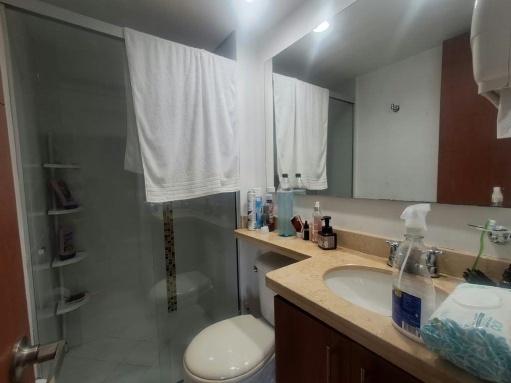 Apartamento en venta en Loma De Los Bernal, Medellín · foto 5 de 24
