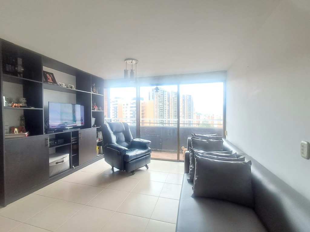 Apartamento en venta en Loma De Los Bernal, Medellín · foto 6 de 24