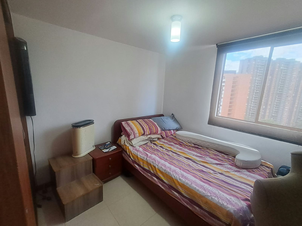 Apartamento en venta en Loma De Los Bernal, Medellín · foto 7 de 24