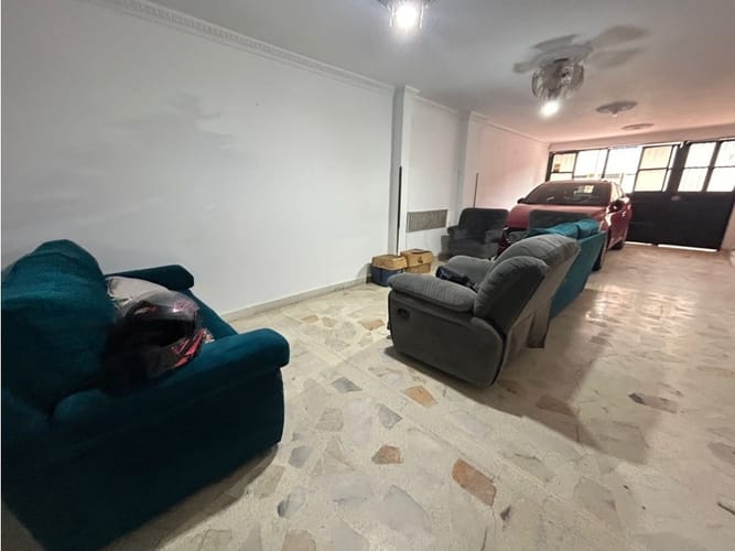 Casa de 9 alcobas en venta en San Alonso, Bucaramanga, 540 m² · foto 2 de 20