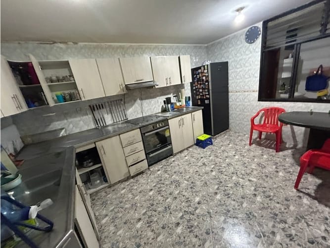 Casa de 9 alcobas en venta en San Alonso, Bucaramanga, 540 m² · foto 6 de 20