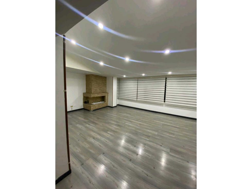 Apartamento en venta en Country Club, Bogotá · foto 3 de 15