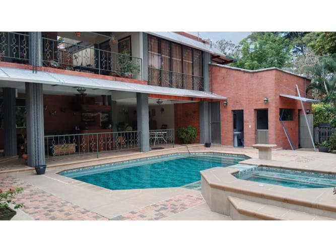 Casa de 6 alcobas en venta en Pance, Cali, 450 m² · foto 2 de 19