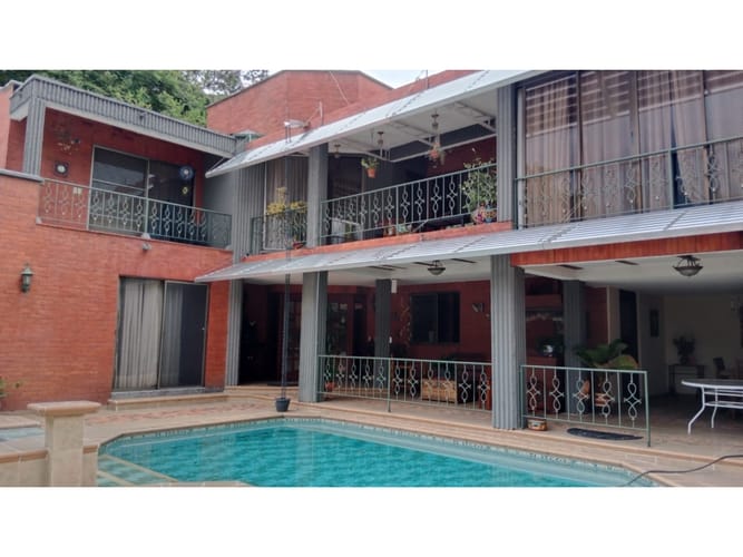 Casa de 6 alcobas en venta en Pance, Cali, 450 m² · foto 3 de 19