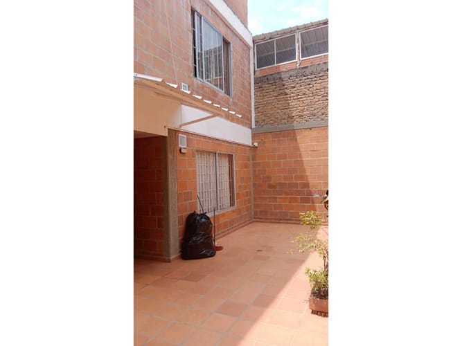 Edificio en venta en Santa Anita, Cali, 660 m² · foto 7 de 7