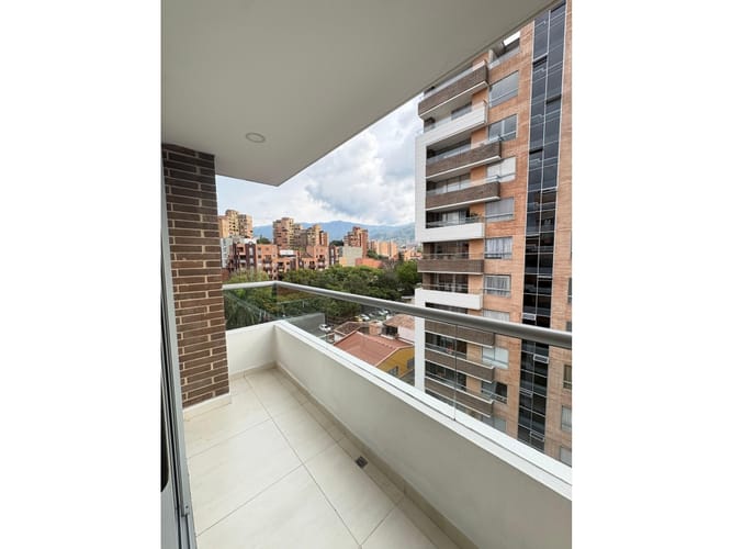 Apartamento de 3 alcobas en arriendo en Las Vegas, Envigado, 104 m² · foto 2 de 12