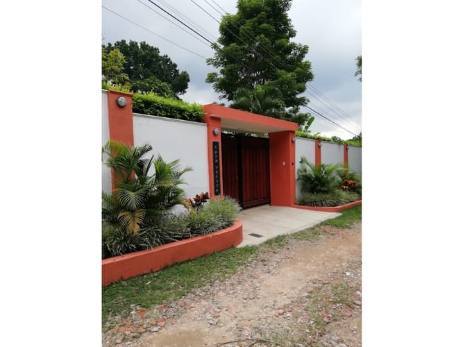 Casa de 5 alcobas en venta en Ruitoque, Piedecuesta, 550 m² · foto 3 de 24