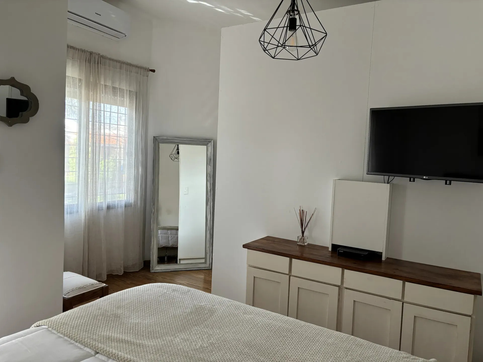 Alquiler Casa Dúplex Un Dormitorio + Escritorio Y Cochera Doble En Malvín · Foto 9