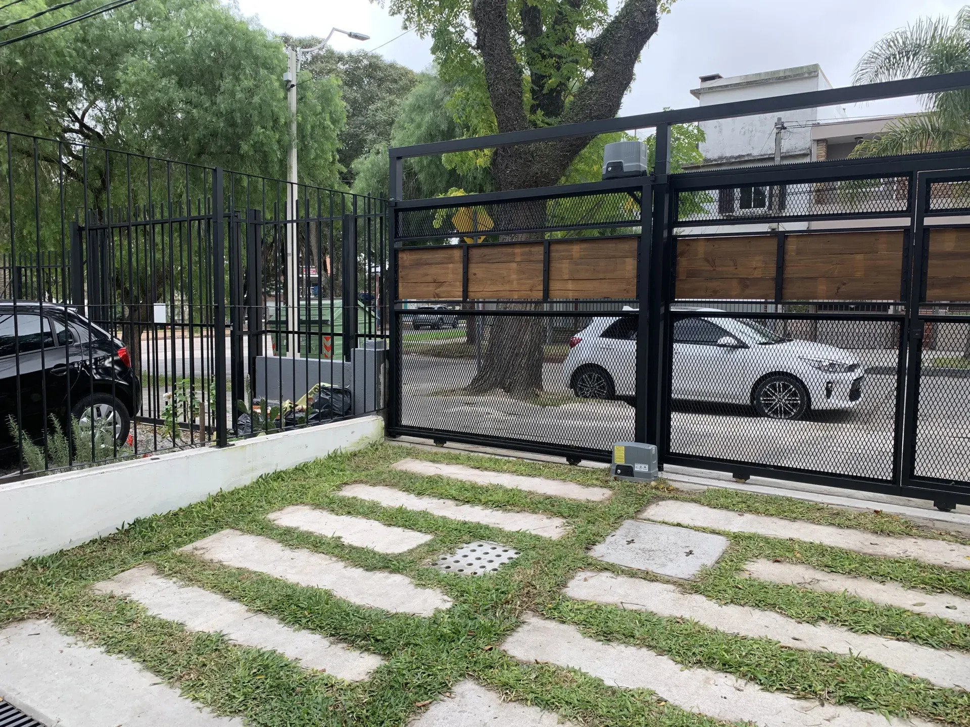 Alquiler Casa Dúplex Un Dormitorio + Escritorio Y Cochera Doble En Malvín · Foto 10